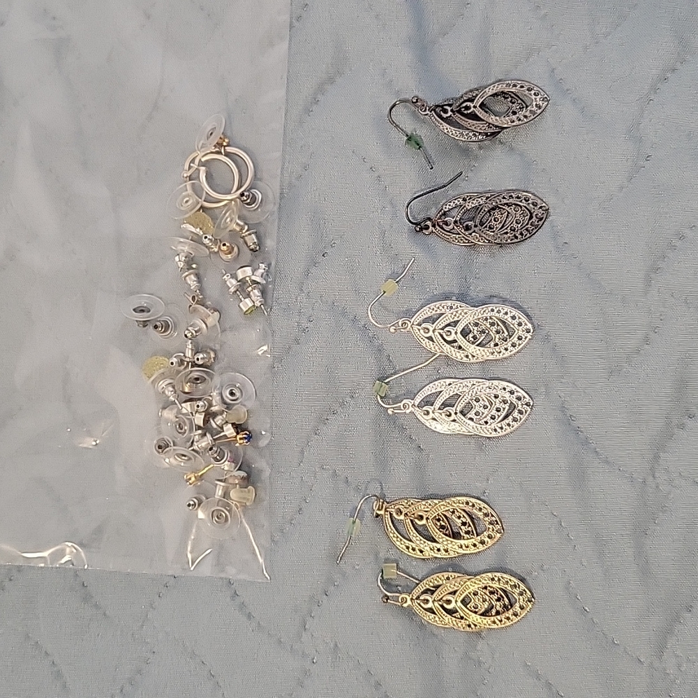 Earrings lot